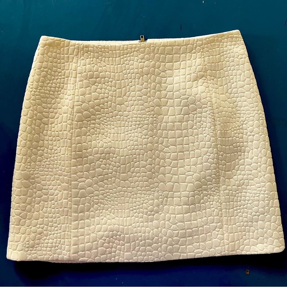 Lareine white croc faux leather lined small S skirt la reine crocodile pattern